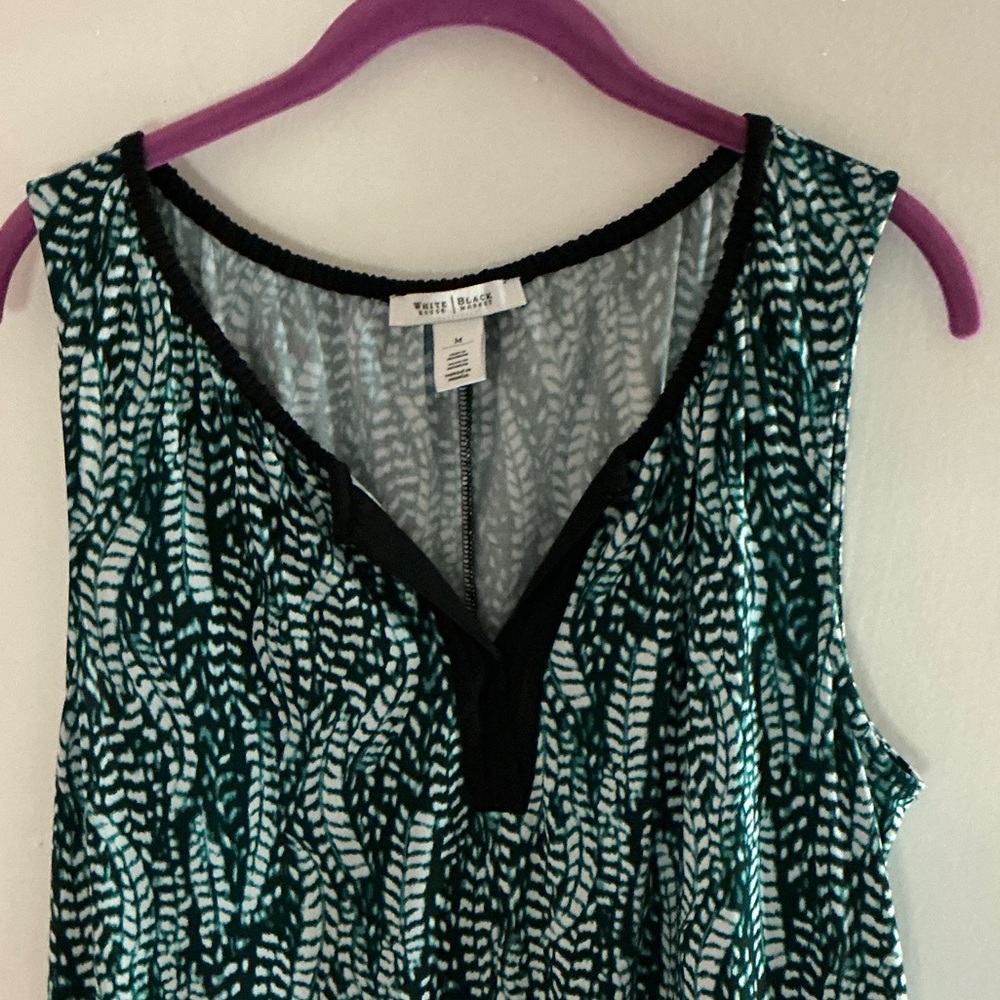 White House Black Market Teal and White Sleeveless Top